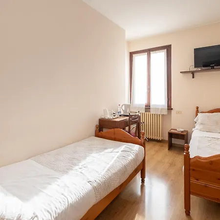 Il Grifo 3* Lenno